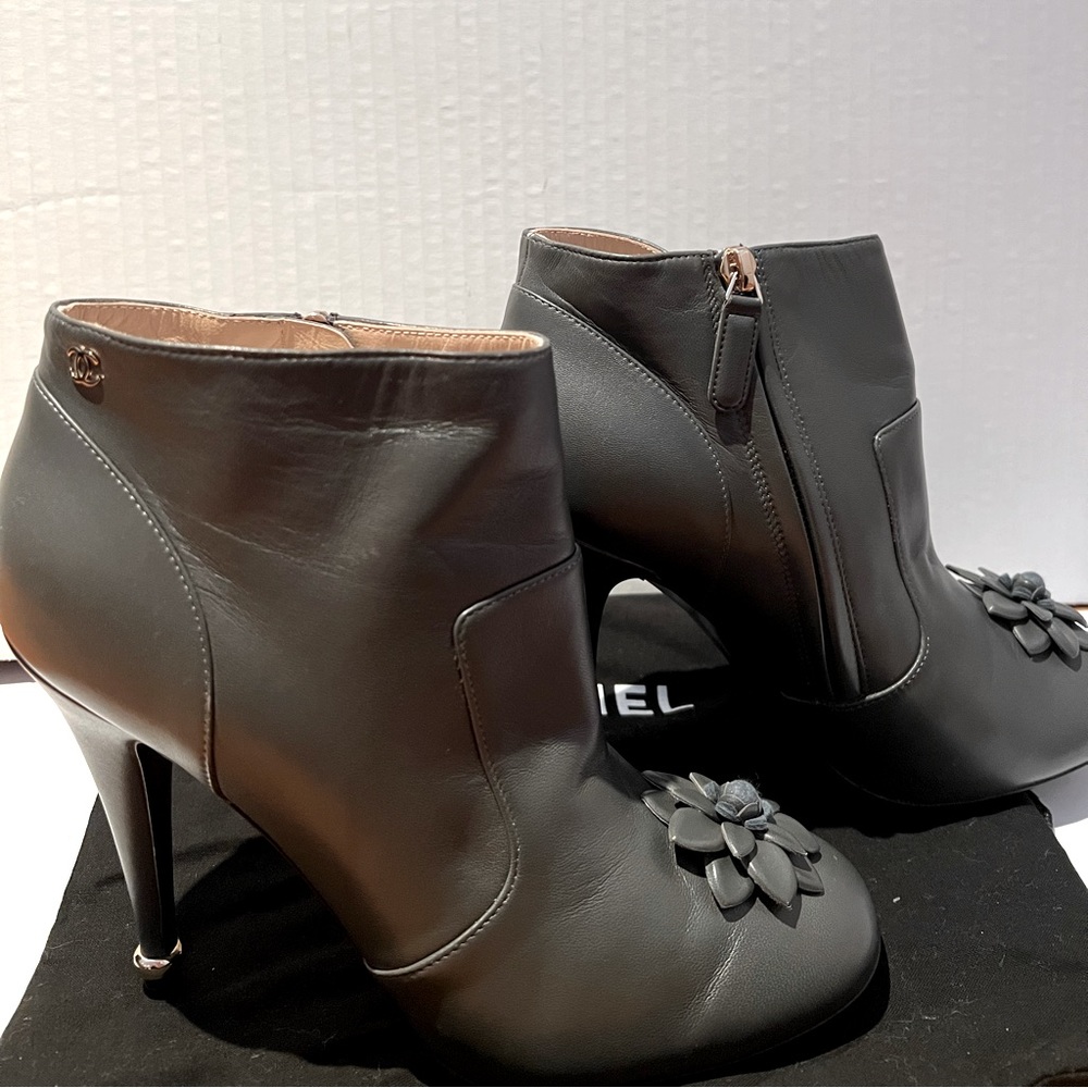 CHANEL BRAND NEW Grey Zip-Up bootie heels! FINAL SALE